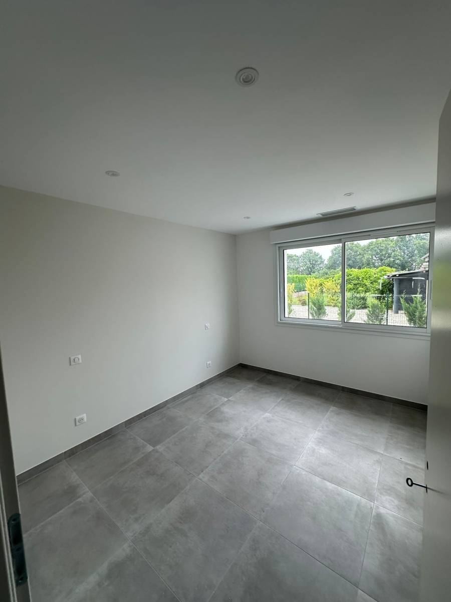 Mise en peinture et pose d’une verrière à Saint-Jory 31790 - au nord de Toulouse