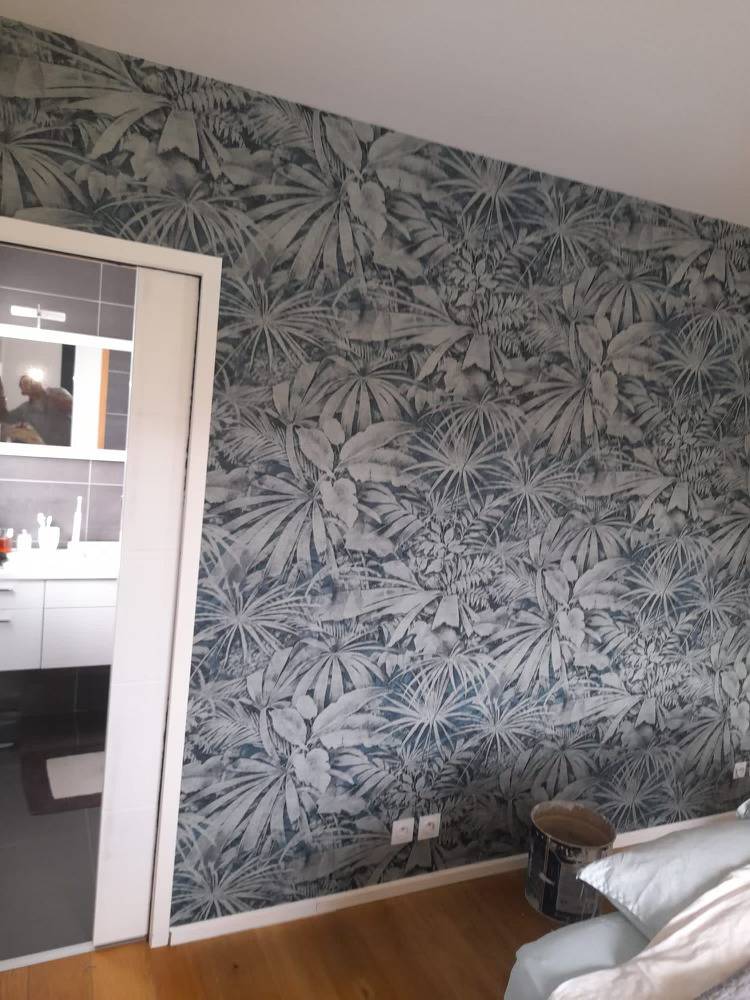 Installation papier peint dans un appartement à Toulouse