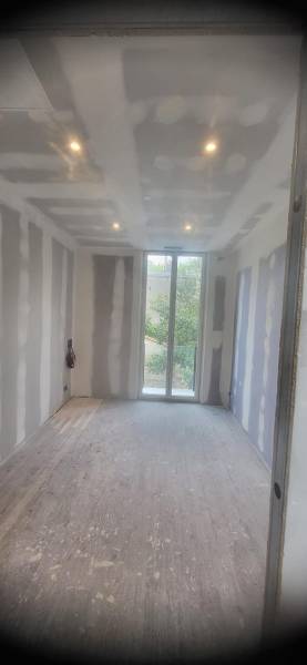 Isolation RGE et création de cloisons dans une maison toulousaine sur trois niveaux