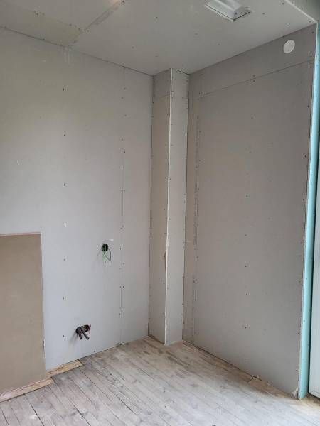 Isolation RGE et création de cloisons dans une maison toulousaine sur trois niveaux