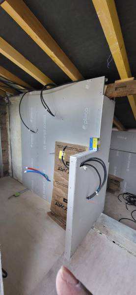 Comment intégrer plomberie et électricité dans des cloisons isolées à Colomiers?