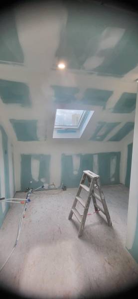 Isolation RGE et création de cloisons dans une maison toulousaine sur trois niveaux