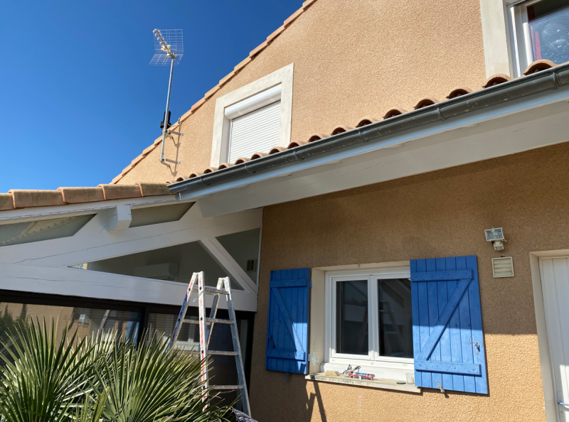 Mise en peinture dessous de toit et poutre à Fonsorbes proche de Toulouse