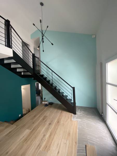 Peintre pour mise en peinture plafond , mur et peinture escalier en bois à Escalequins proche Toulouse et Muret