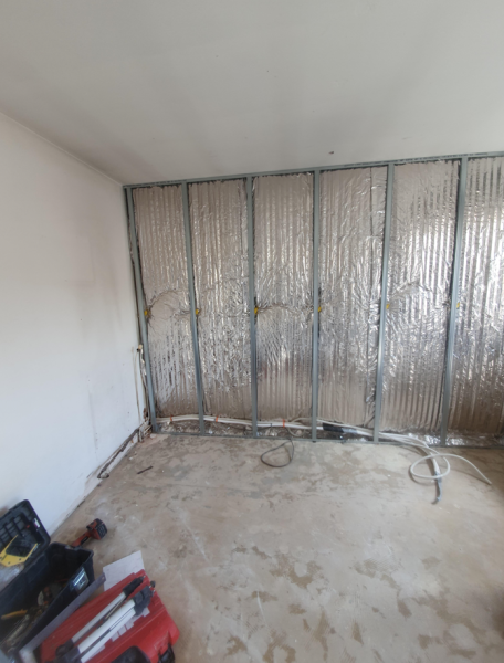 Expert en isolation des murs périphériques avec panneaux isolants ACTIS Hybris 105 mn à Toulouse, Balma, Colomiers