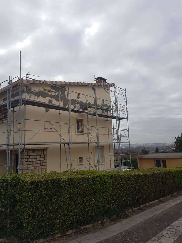 Entreprise spécialisée en ravalement de façade : reprise de fissures et mise en peinture Pliolite à l'Union proche de Toulouse