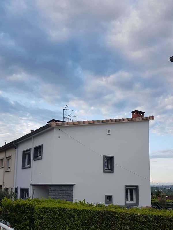 Entreprise spécialisée en ravalement de façade : reprise de fissures et mise en peinture Pliolite à l'Union proche de Toulouse